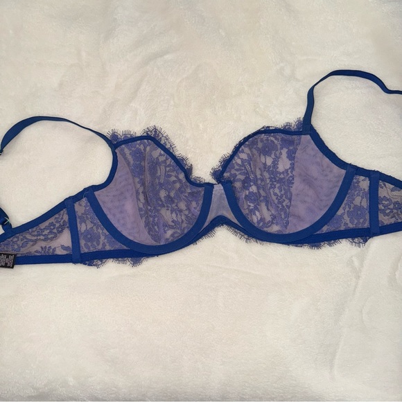 Victoria’s Secret Unlined Lace Bra - Picture 4 of 4